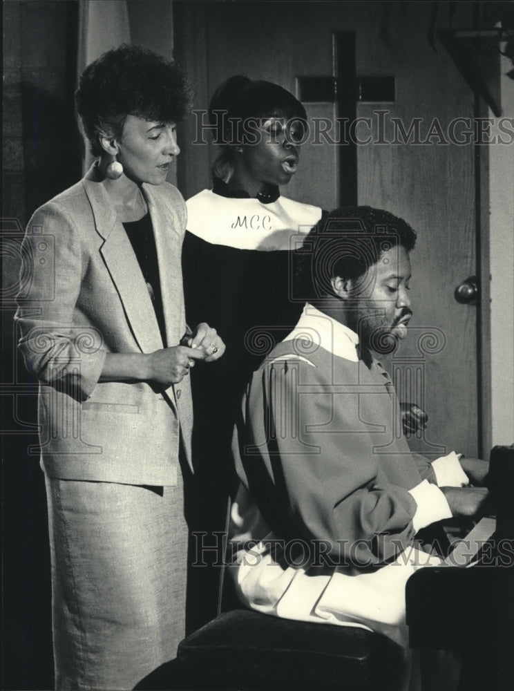 1985 Press Photo Members of Milwaukee Community Youth Choir - mjc00692 - Historic Images