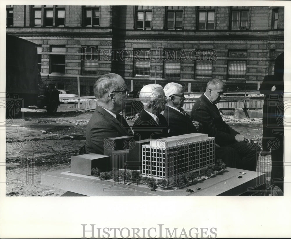 1968 Press Photo IBM Officials at Ceremonies for New IBM Building in Wisconsin - Historic Images