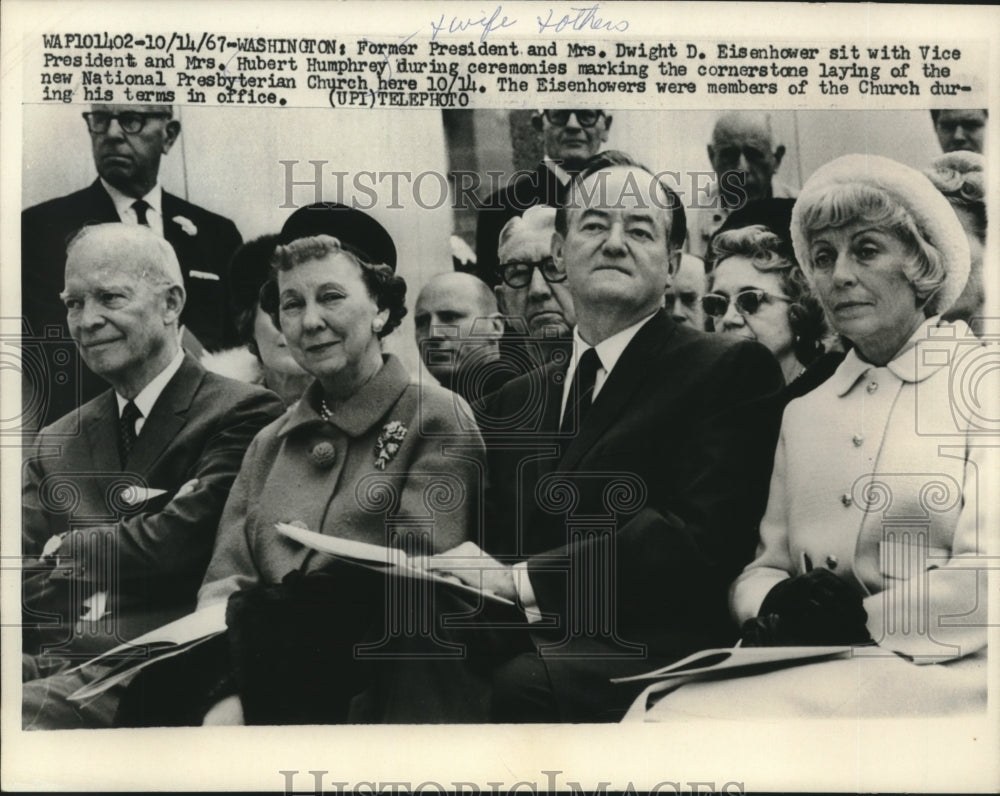 1967 Press Photo United States leaders and wives at National Presbyterian Church - Historic Images