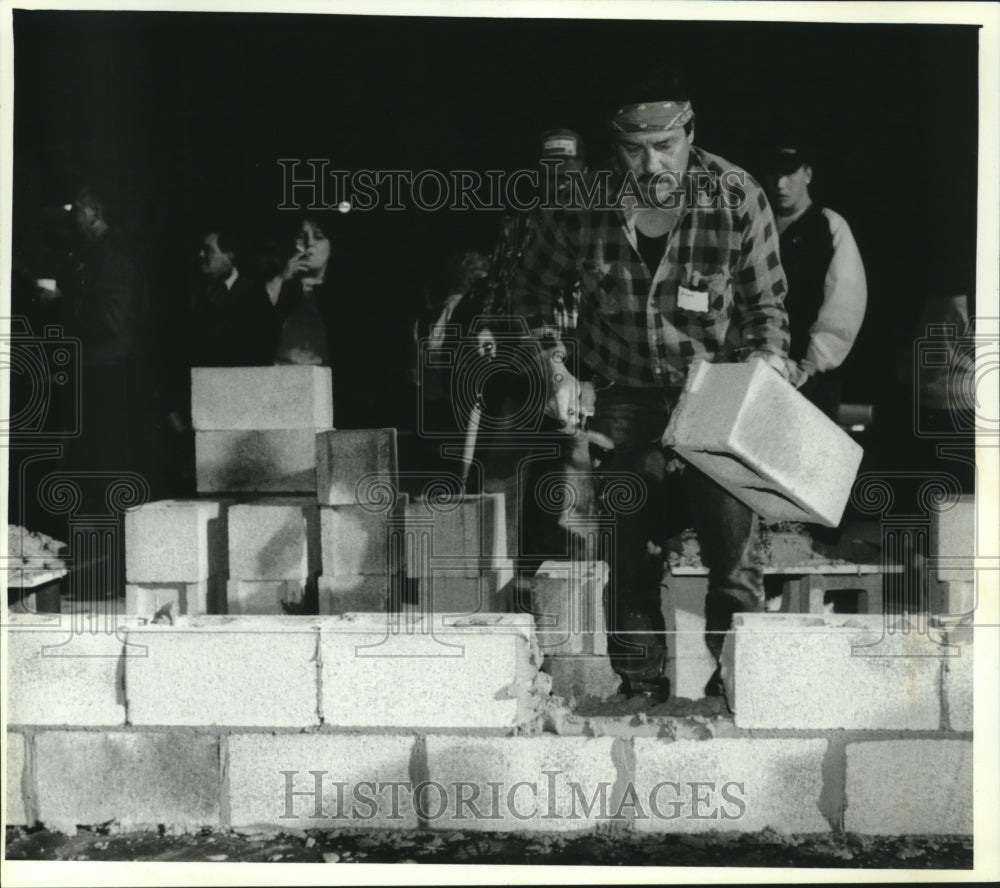 1993 Press Photo Joseph Garcia. Wisconsin - mjc01040 - Historic Images