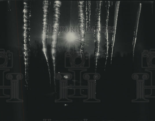 1986, Icicles hanging on Spinnaker restaurant in Brookfield - Historic Images