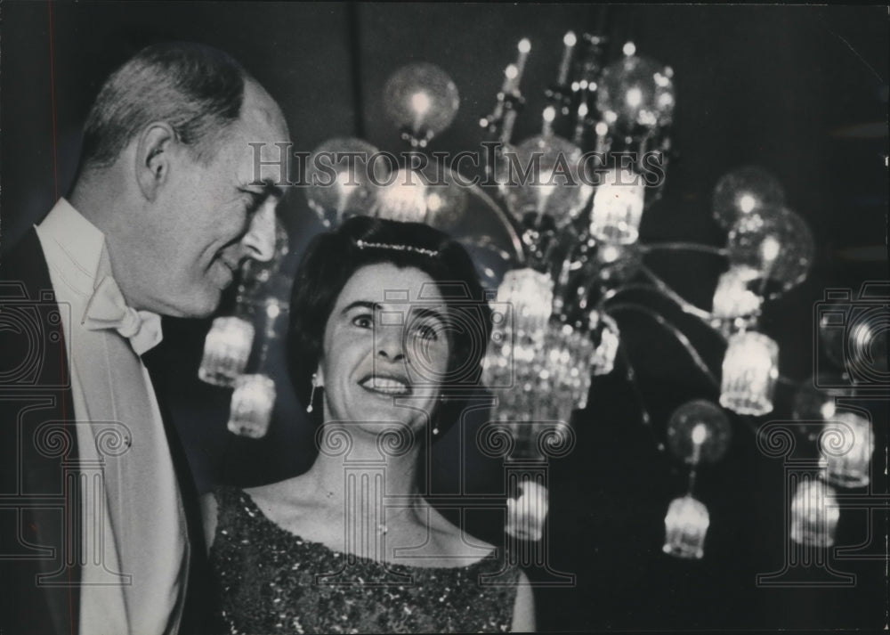 1966, Mr. and Mrs. Smith arrive at Junior League Anniversary Ball - Historic Images