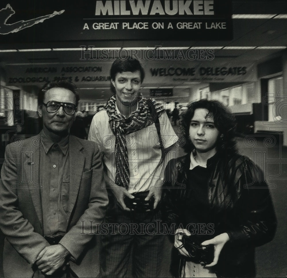 1988 Yuri Nikitin, Andris Yansons, Ekaterina Smyslova in Milwaukee - Historic Images