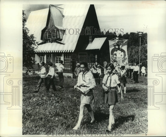 1975, Russian children at Camp Zorka, 27 miles outside Moscow. - Historic Images