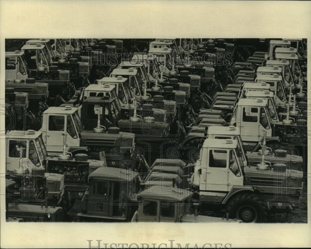 1974 Press Photo T-150K Tractors Lined Up at Kharkov Tractor Works, Soviet Union-Historic Images