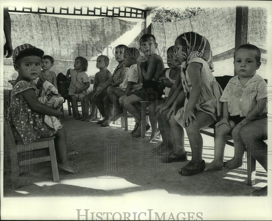 1964 Press Photo Children of the Hungry Steppe gather for class in Russia - Historic Images