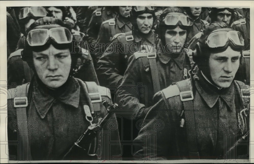 1962 Press Photo Russian troops march in Red Square during May Day celebration - Historic Images