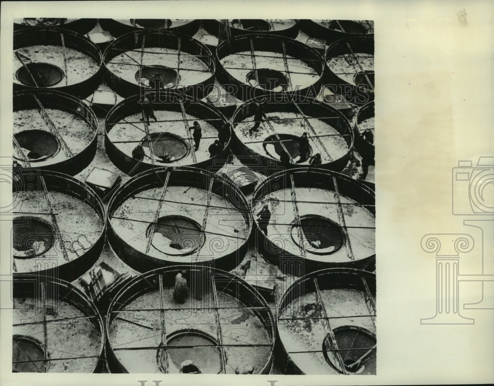 1962 Press Photo Grain Elevator construction in Tselinny Territory, U.S.S.R. - Historic Images