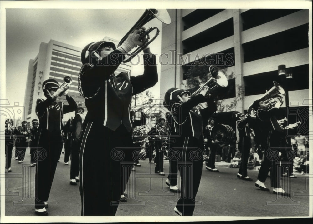 1992, Competitor, Drum and Bugle City of Festivals Parade, Milwaukee - Historic Images