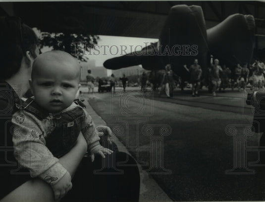 1993 Press Photo David and Dan Joda, City of Festivals parade Milwaukee - Historic Images