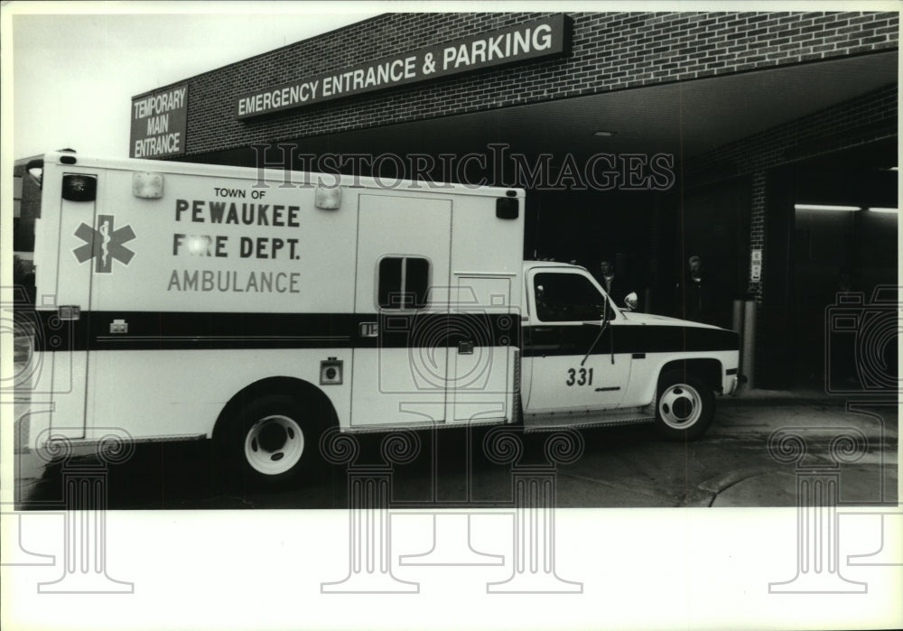 1994 Ambulance involved with James Oswald case, Wisconsin - Historic Images