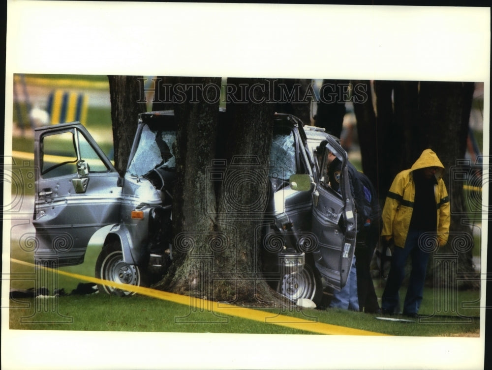 1994 Press Photo James Oswald investigation, Wisconsin - mjc01873 - Historic Images