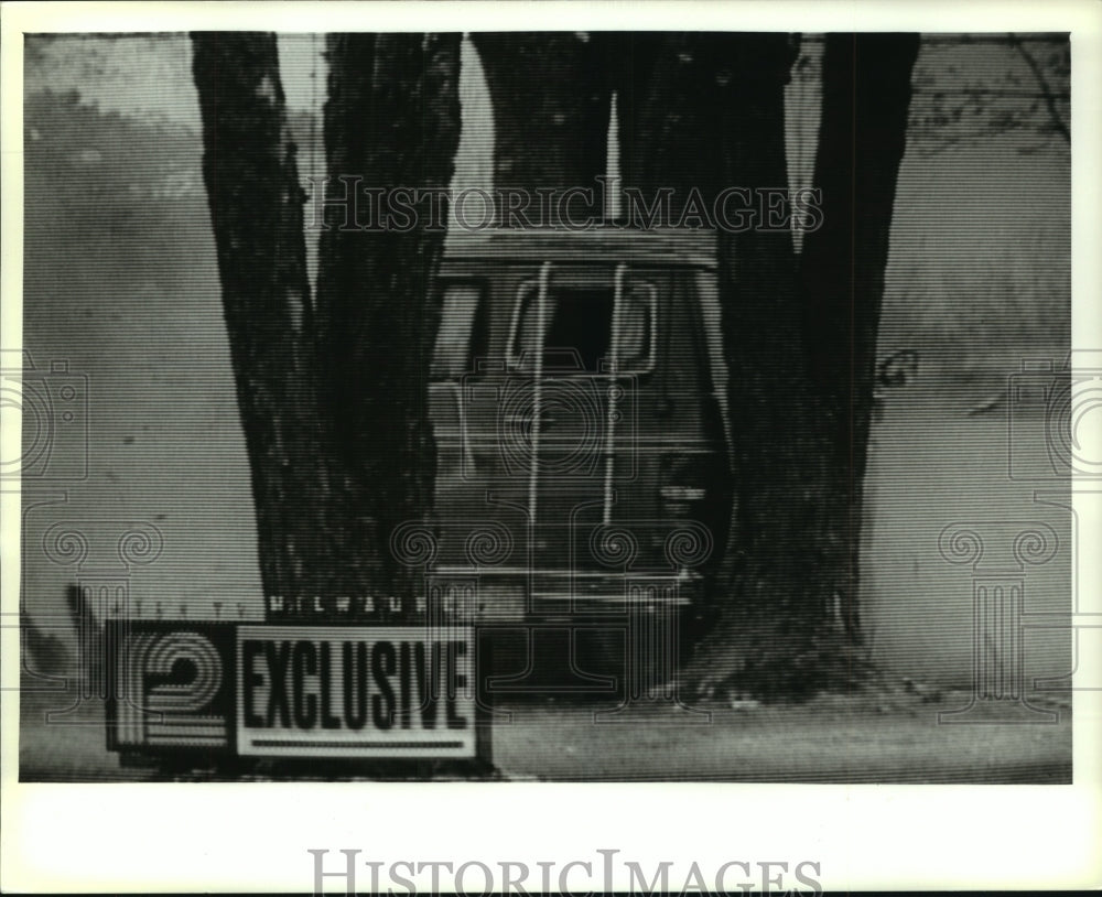 1994 Bank robber James Oswald, wrecked stolen get away vehicle - Historic Images