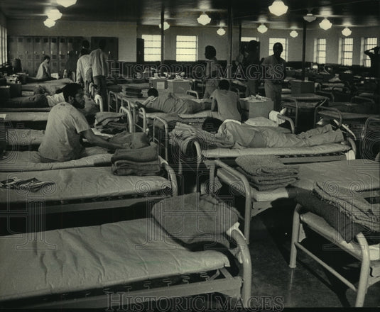 1987, Crowded men's dormitory, Milwaukee County House of Corrections - Historic Images