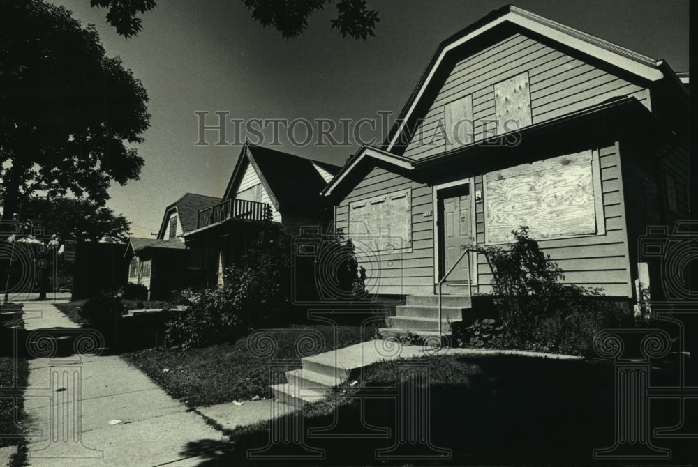 1991 Press Photo Milwaukee City's Housing Authority Sold This House - mjc01954 - Historic Images