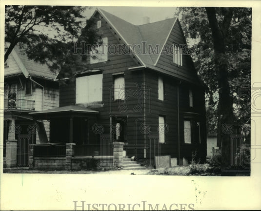 1983 Press Photo Home In Slum Area Before Rehabilitation - mjc01955 - Historic Images