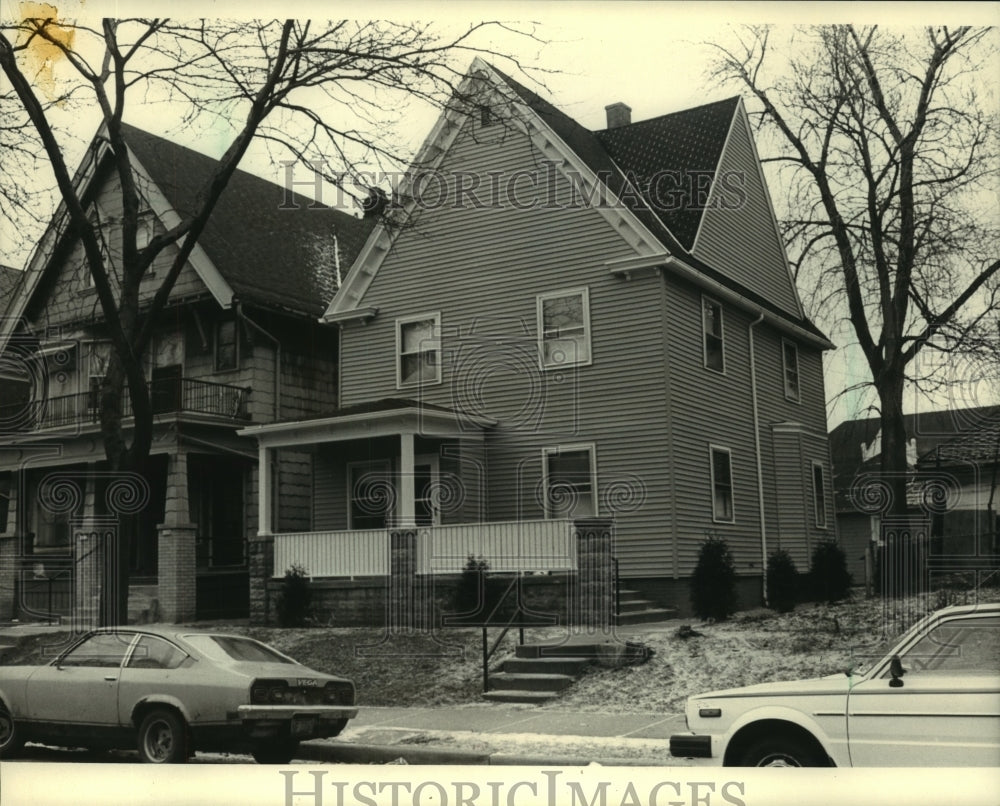 1983 Result Of Exterior Work On The Vanns' House In Slum Area - Historic Images