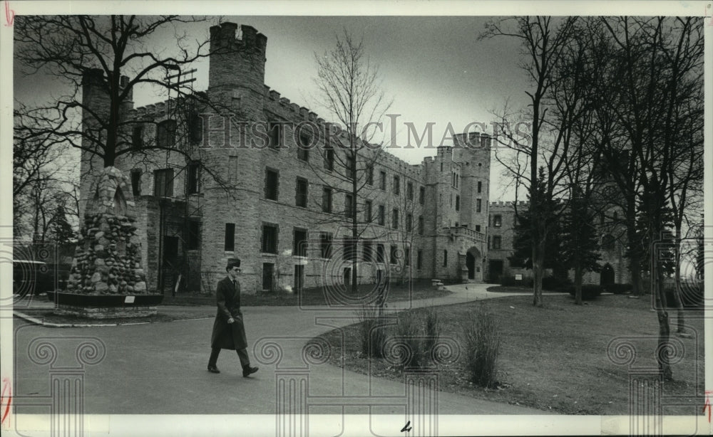 1977 Historic Dekoven Hall at Saint John's Military Academy - Historic Images