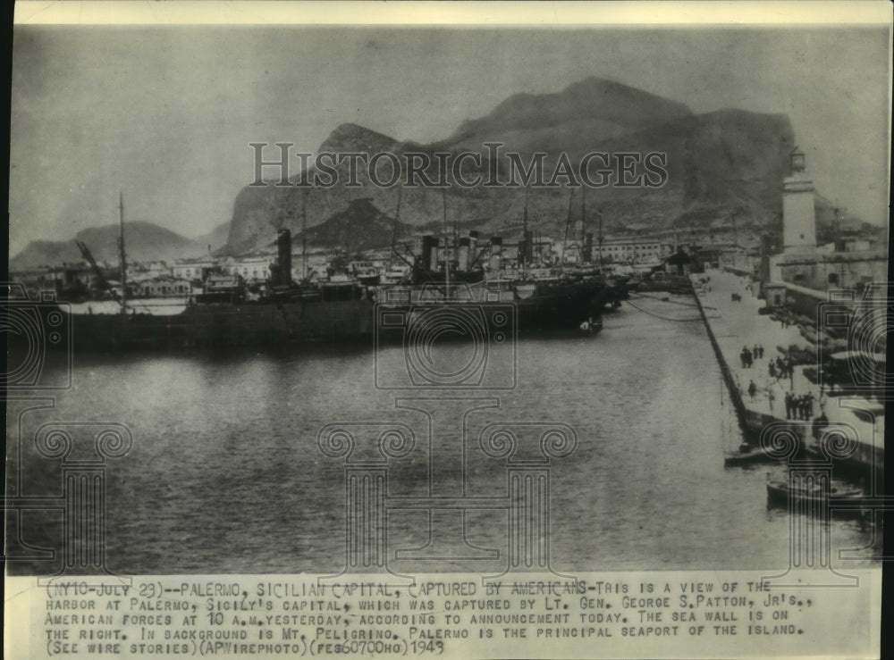 1943 Press Photo U.S. ships, Mt. Peligrino, Palermo Harbor - mjc01988- Historic Images