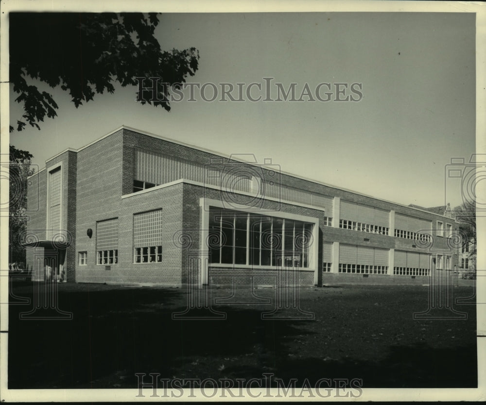 1949 Press Photo Elementary School AT Sheboygan Falls - mjc02045-Historic Images