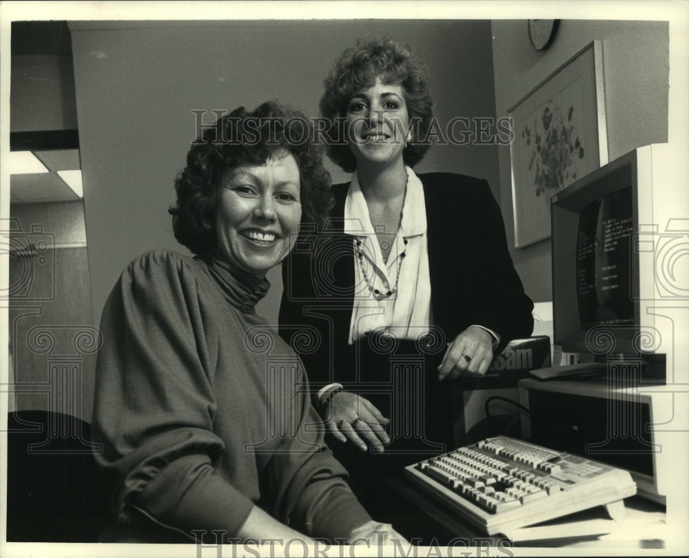 1989, Susan Smith and Lisa Ruffolo's , Software Resource Publication - Historic Images