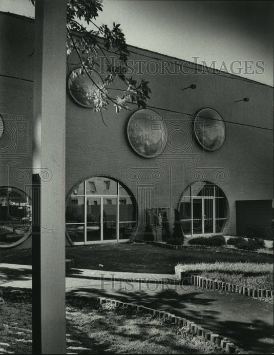 1974 Press Photo Circular shapes dominate Penfield Children's Center's exterior-Historic Images