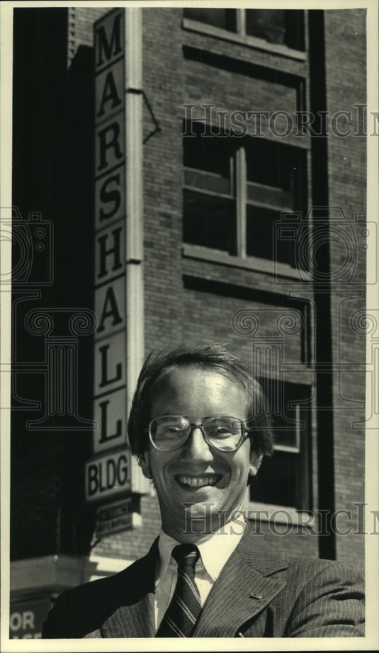 1986 Samuel Hope III Outside Marshall Building in Wauwatosa - Historic Images