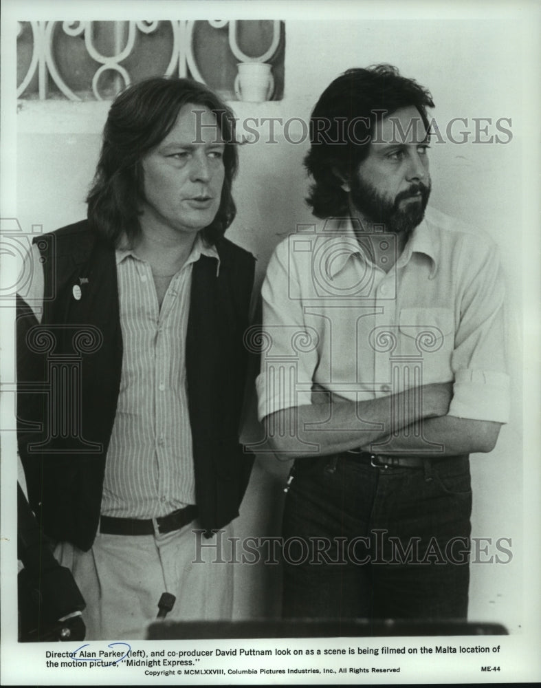 1979 Press Photo Director and Co-Producer watch filming of &#39;Midnight Express&quot; - Historic Images