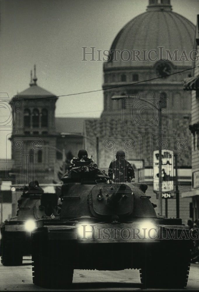1987, Milwaukee Parade: an Army tank from the 84th Reserves on route. - Historic Images