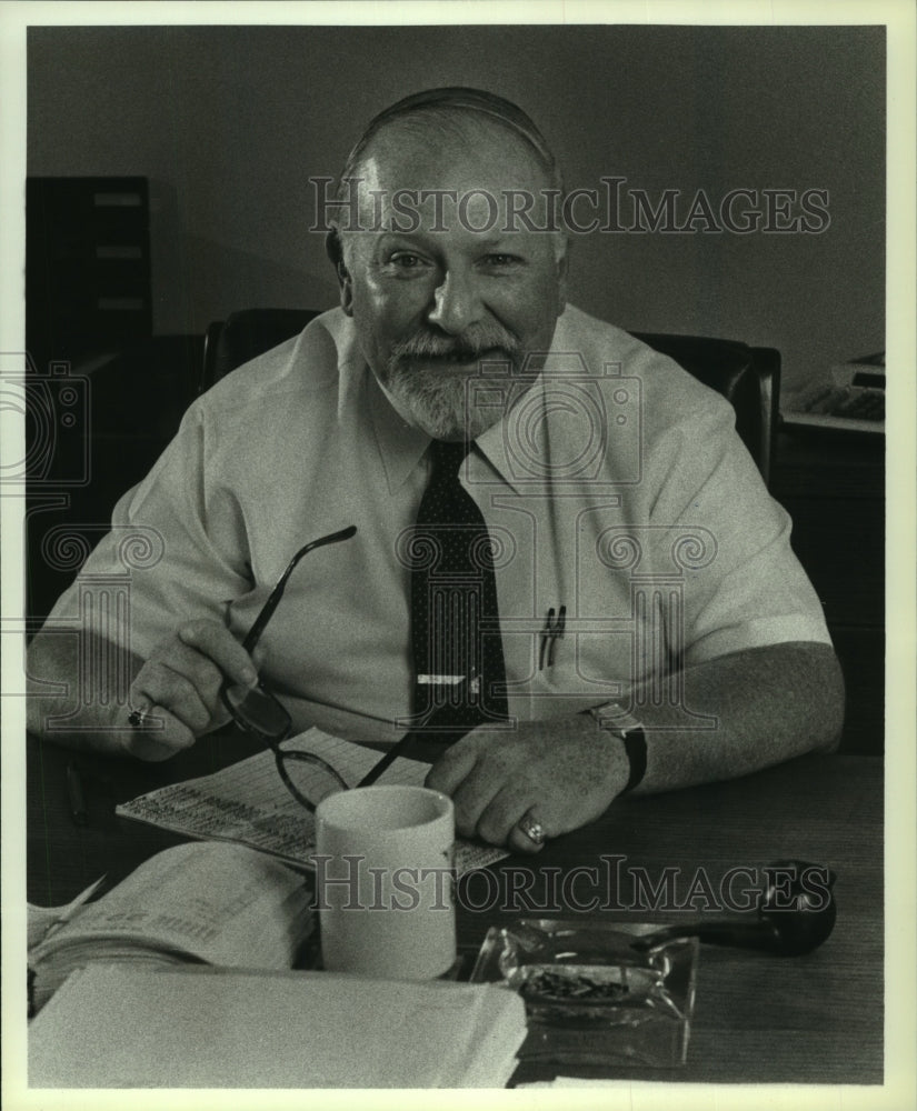 1986 Press Photo Peter O'Sullivan, vice president at Heileman Brewing Company - Historic Images