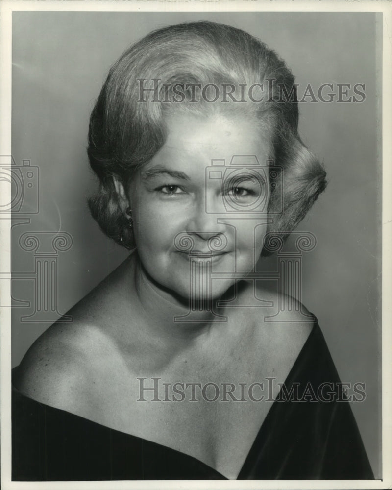 1969 Press Photo Sonia Simonsen, vocal director of Homestead High School in Wisc - Historic Images
