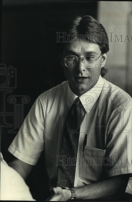 1989 Milwaukee's Dan Scholz founder of the Student Support Program - Historic Images