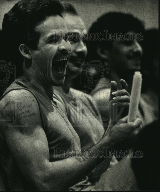 1988 House of Correction inmates dig Milwaukee Chamber Theater play - Historic Images