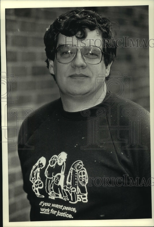 1992 Press Photo Tom Plakut director of St. Benedict's meal program, Milwaukee - Historic Images