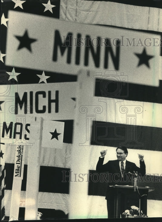 1988, Governor Thompson addressed Monday's convention - mjc02885 - Historic Images