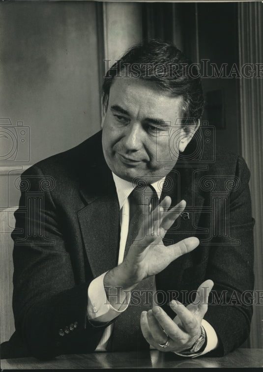 1987 Governor Thompson said he would not be a candidate for Senate - Historic Images