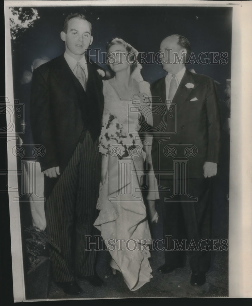 1955 Press Photo Adlai Stevenson Jr. & his bride, Nancy Anderson with his father - Historic Images