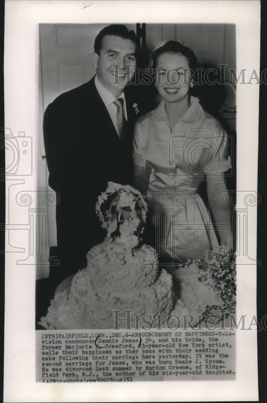 1951 Press Photo Dennis James And His Bride Marjorie Pose With Wedding Cake - Historic Images