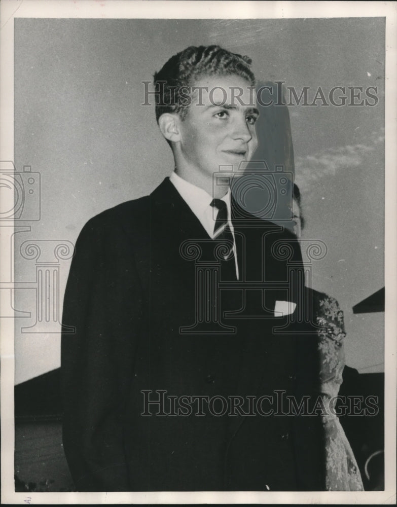 1954 Press Photo Prince Juan Carlos attends reception, Villa Giralda, Portugal - Historic Images