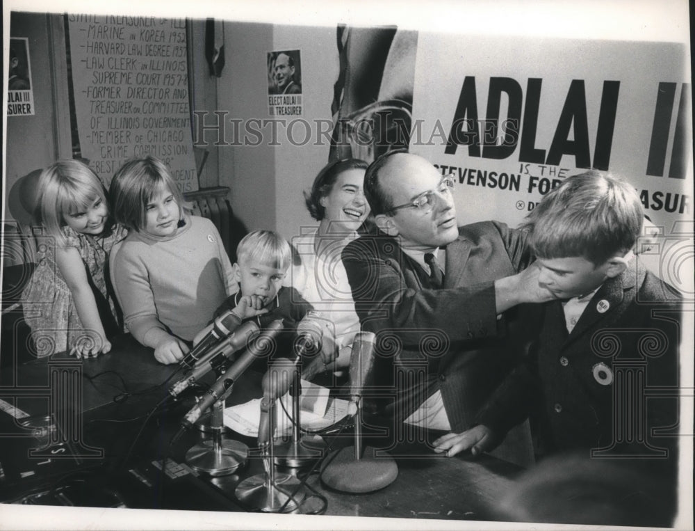 1966 Press Photo Winner of Election Adlai E. Stevenson III Sitting With Family - Historic Images