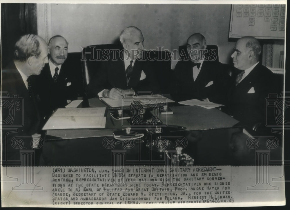 1945 Representatives sign International Sanitary Agreement - Historic Images