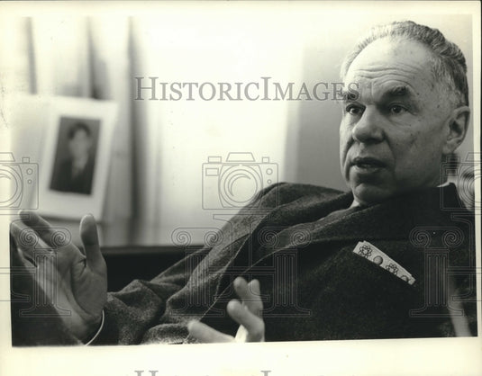 1969 Press Photo Glenn Seaborg at his AEC headquarters in Washington - mjc03196 - Historic Images