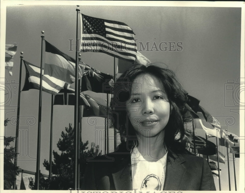 1986 Press Photo Rosalie Tung runs UWM&#39;s new International Business Center - Historic Images