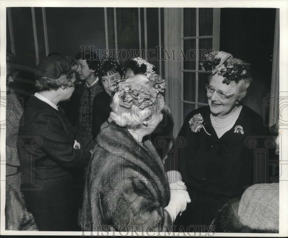 1960, Mrs. Herman A. Uihlein, sr., greeted Mrs. John S. Reid - Historic Images