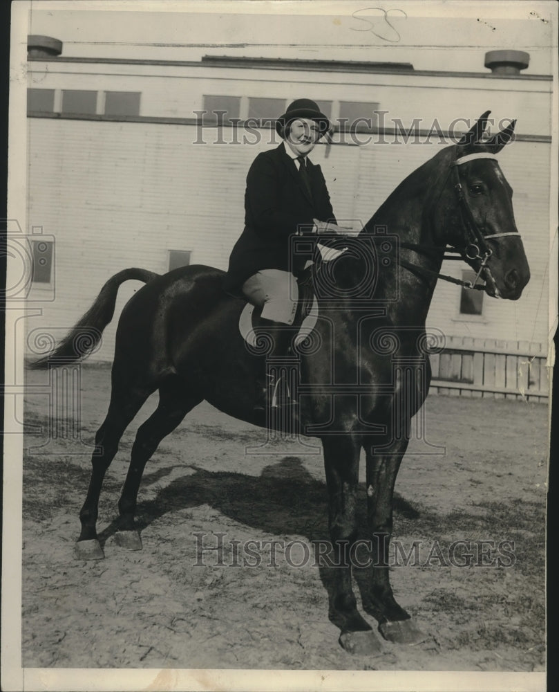 1933, Mrs. Herman Uihlein Going Horse Riding - mjc03373 - Historic Images