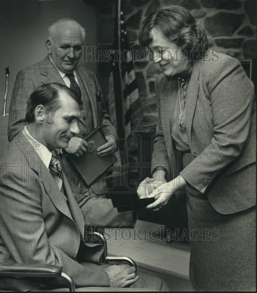 1986, Lewis Tyler, Police Officer, Accepts Retirement Gift from Mayor - Historic Images