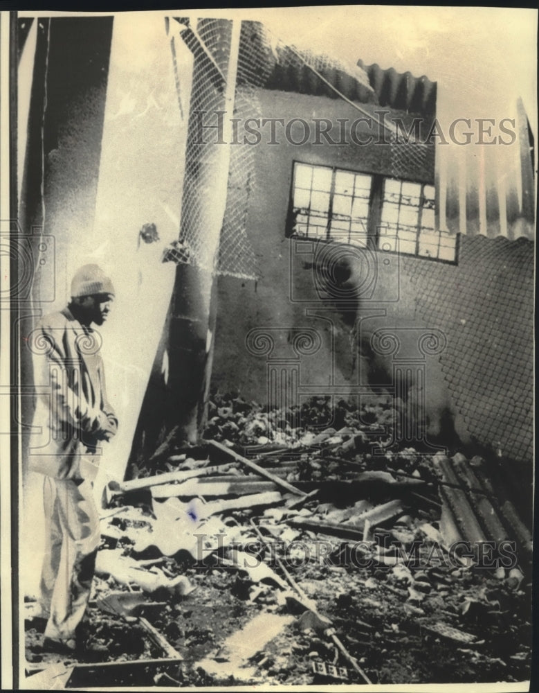 1976 Press Photo Aftermath of Racial Rioting in Port Elizabeth, South Africa - Historic Images