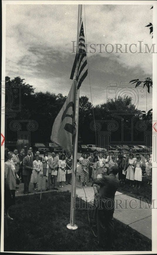1989 Press Photo Workers at US Counseling Services Inc., enjoy 20th anniversary - Historic Images