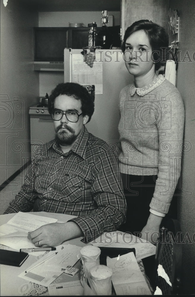 1983 Walter Thomzik and wife, Barbara, hope for A.O. Smith job - Historic Images