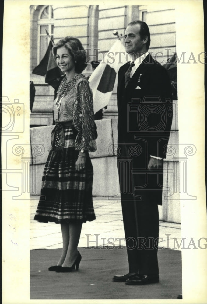 1980 Press Photo King Juan Carlos I and Queen Sofia of Spain at Tokyo&#39;s airport - Historic Images